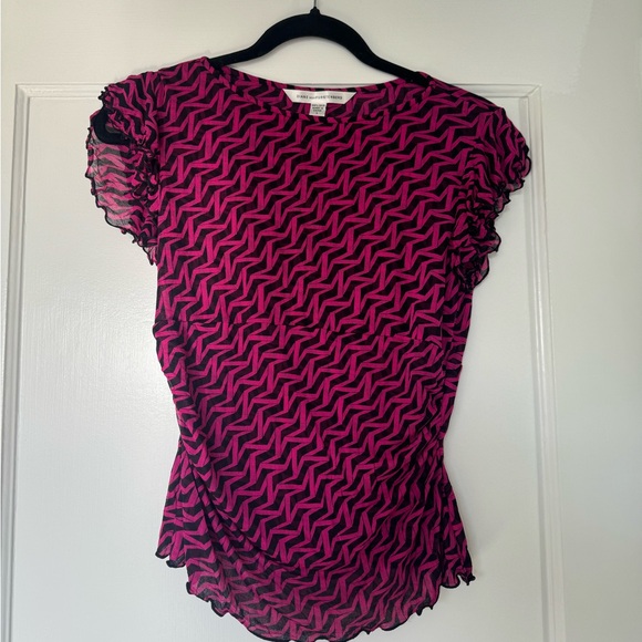 Diane Von Furstenburg Pink and Black Patterned Women's silk sheer Top size L - Picture 1 of 5